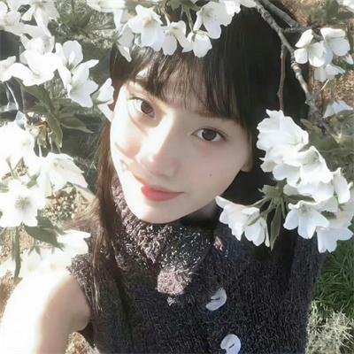 窗户边有人