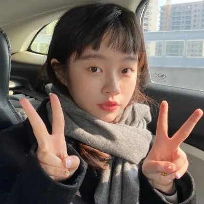 眼神阳光的男孩